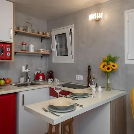 Cozy Tiny In The Heart Of Plaka * アテネ